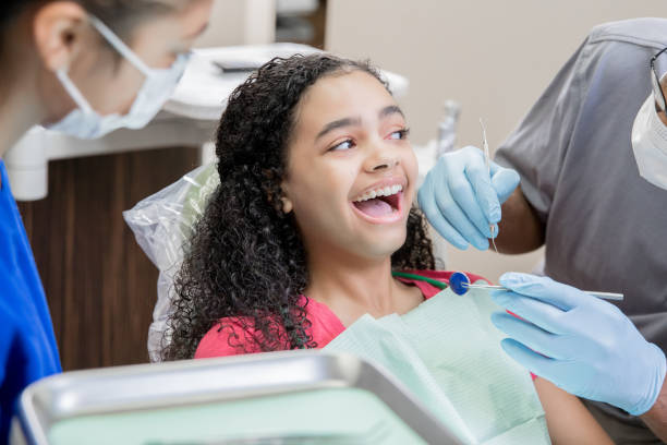 Best Emergency Cosmetic Dentistry (e.g., broken veneers) in Preston Heights, IL